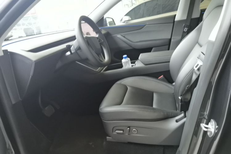 Tesla Model Y 2025 #15 Tesla Model Y 2025 immagine di auto #15