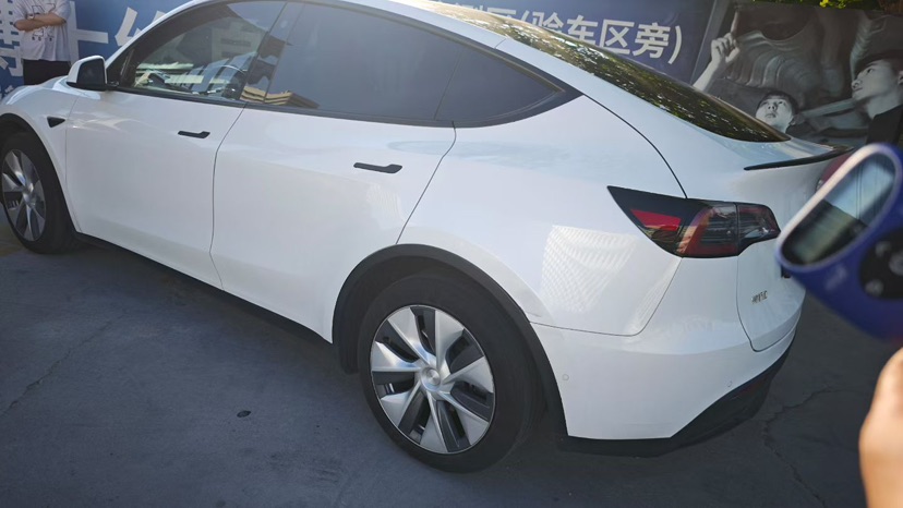 Tesla Model Y 2021 car image #7
