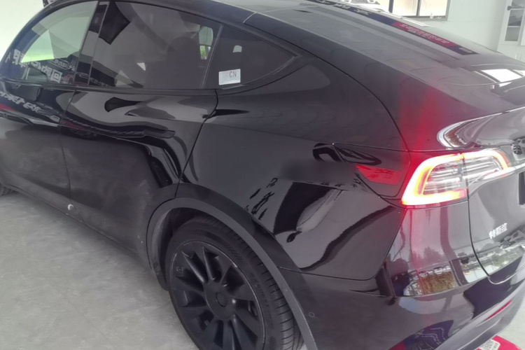 Tesla Model Y 2023 #5 Tesla Model Y 2023 car image #5
