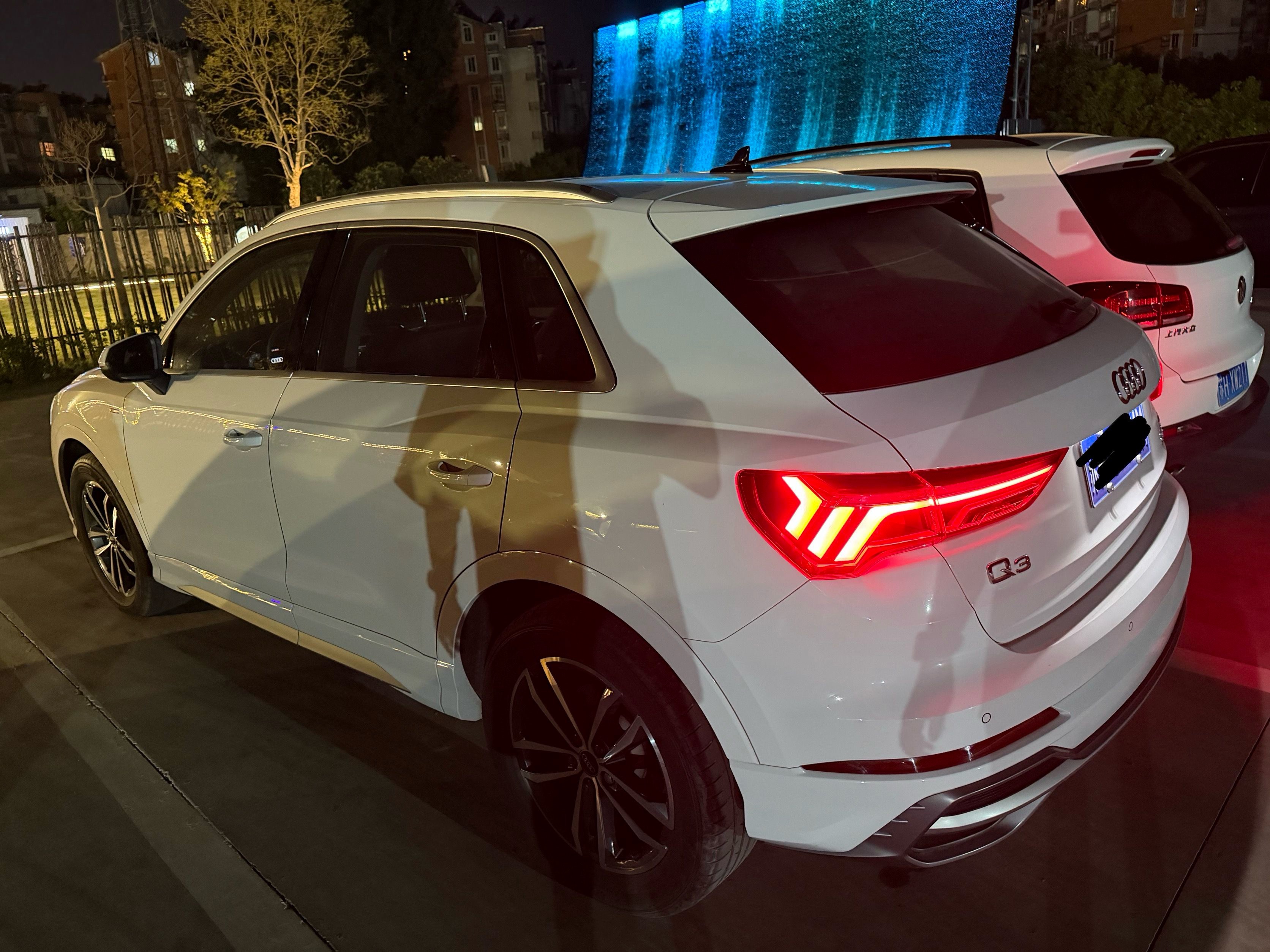 Audi Q3 2023 car image #7