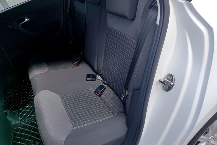 Volkswagen Polo 2017 car image #17
