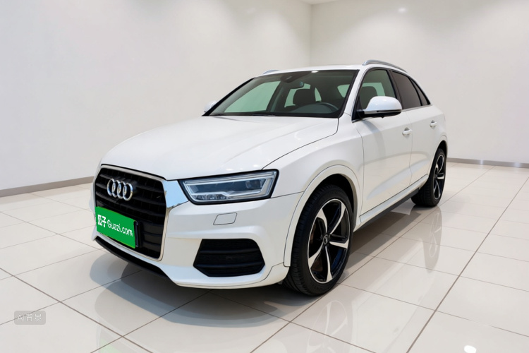 Audi Q3 2018 car image #2