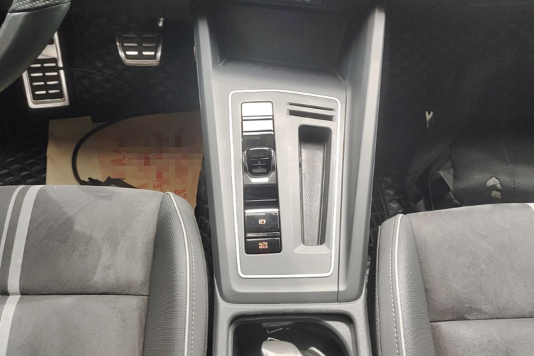 Volkswagen Golf 2023 car image #14