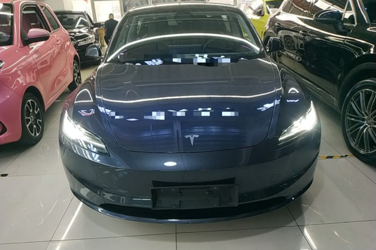 Tesla Model 3 2024 car image #3