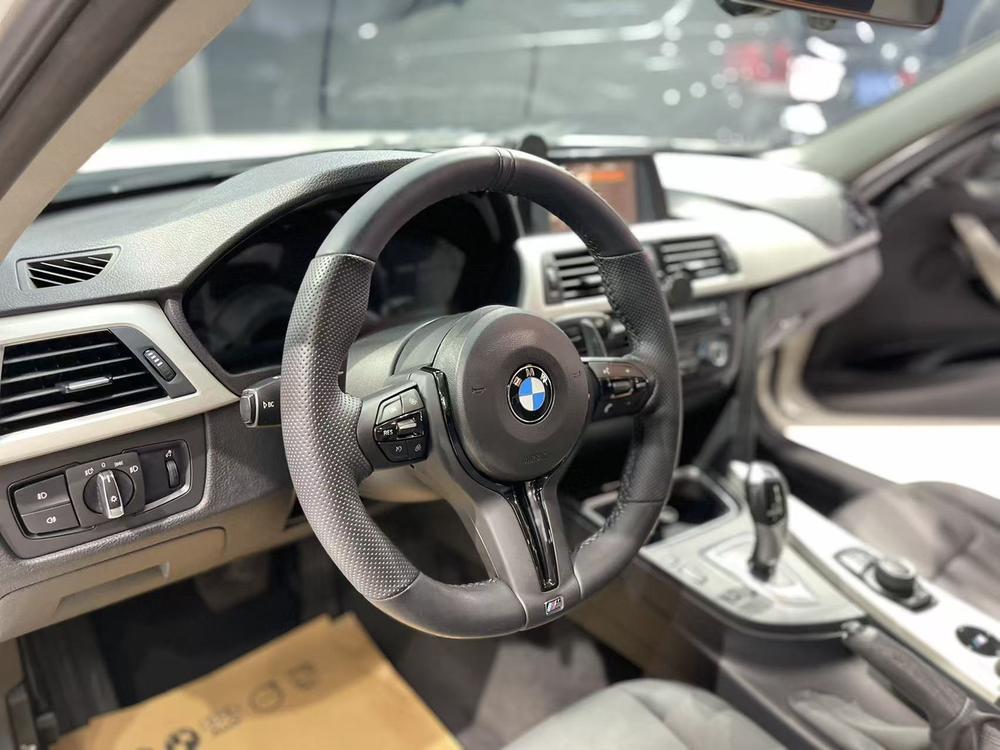 BMW 3 Series 2015 car image #17