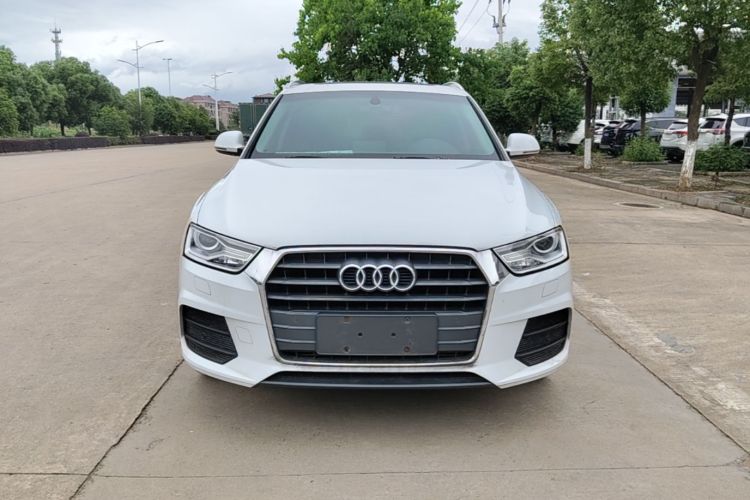 Audi Q3 2017 car image #3