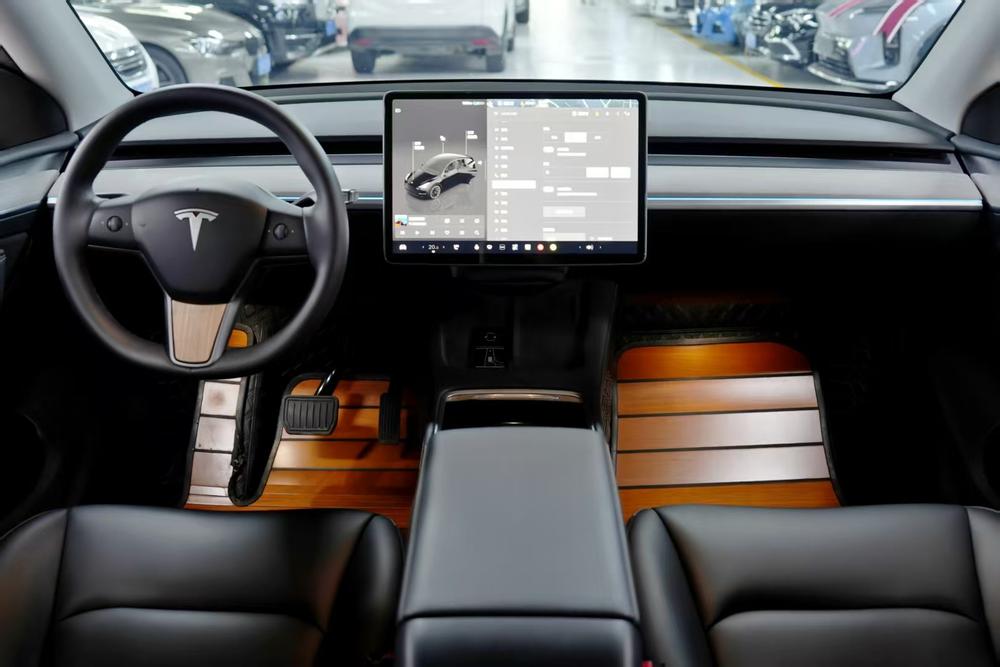Tesla Model Y 2023 #7 Tesla Model Y 2023 car image #7