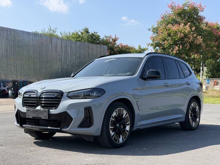 BMW iX3 2022 BMW iX3 2022 car image