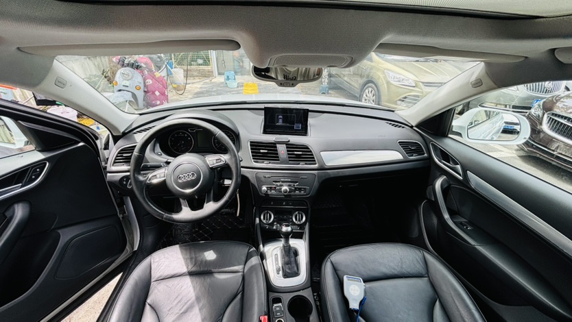 Audi Q3 2015 car image #6
