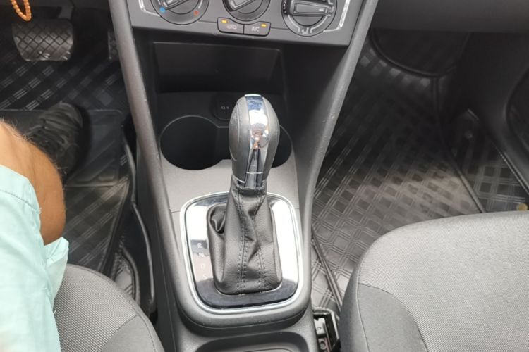 Volkswagen Polo 2019 car image #18