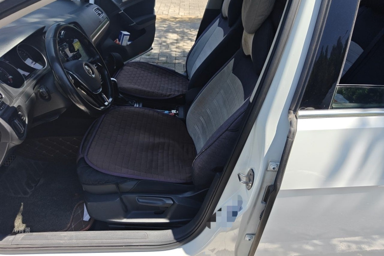 Volkswagen Golf 2016 car image #17