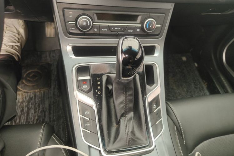 GEELY Emgrand 2020 car image #14
