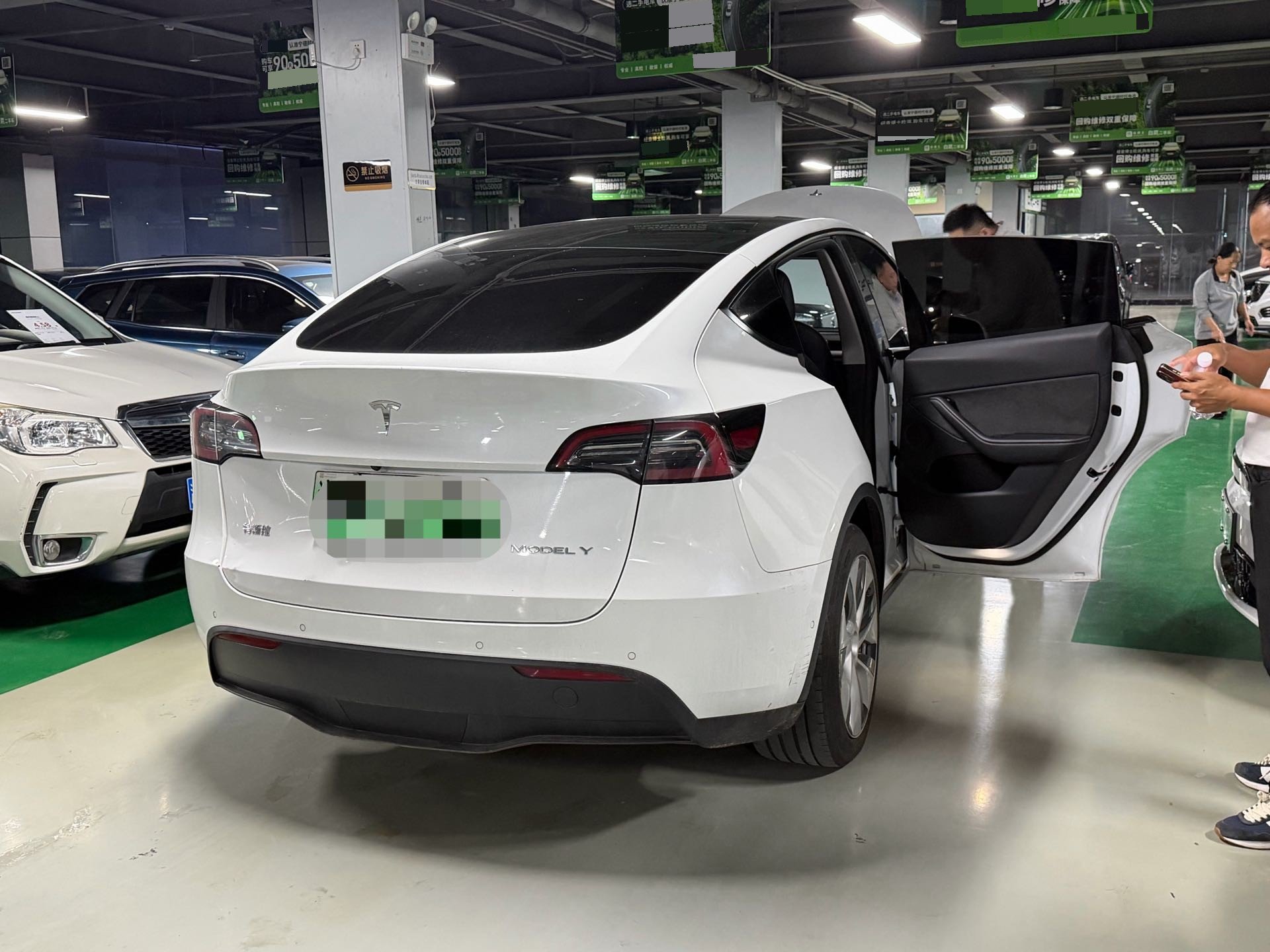 Tesla Model Y 2022 #4 Tesla Model Y 2022 car image #4