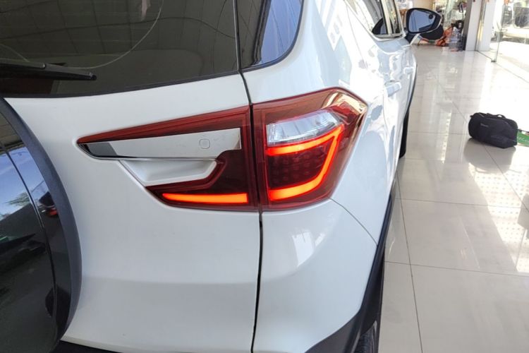 BYD Yuan New Energy 2019 car image #8