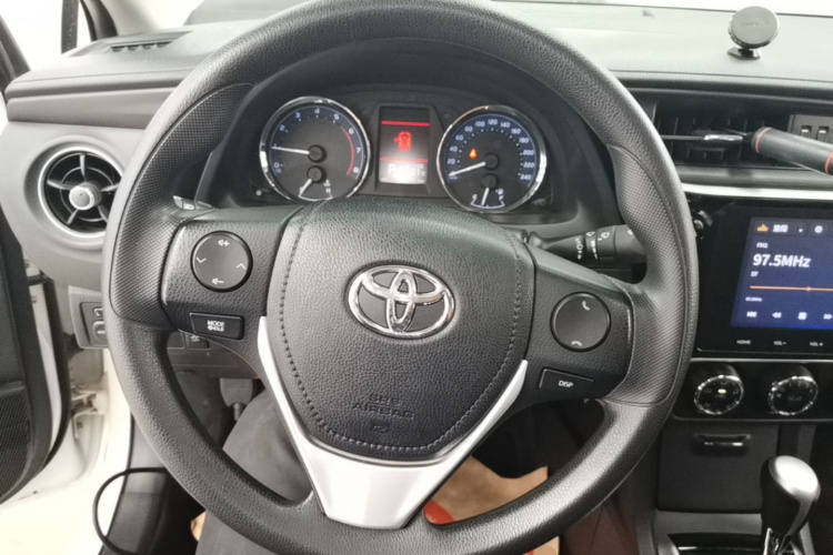 Toyota Corolla 2018 car image #11