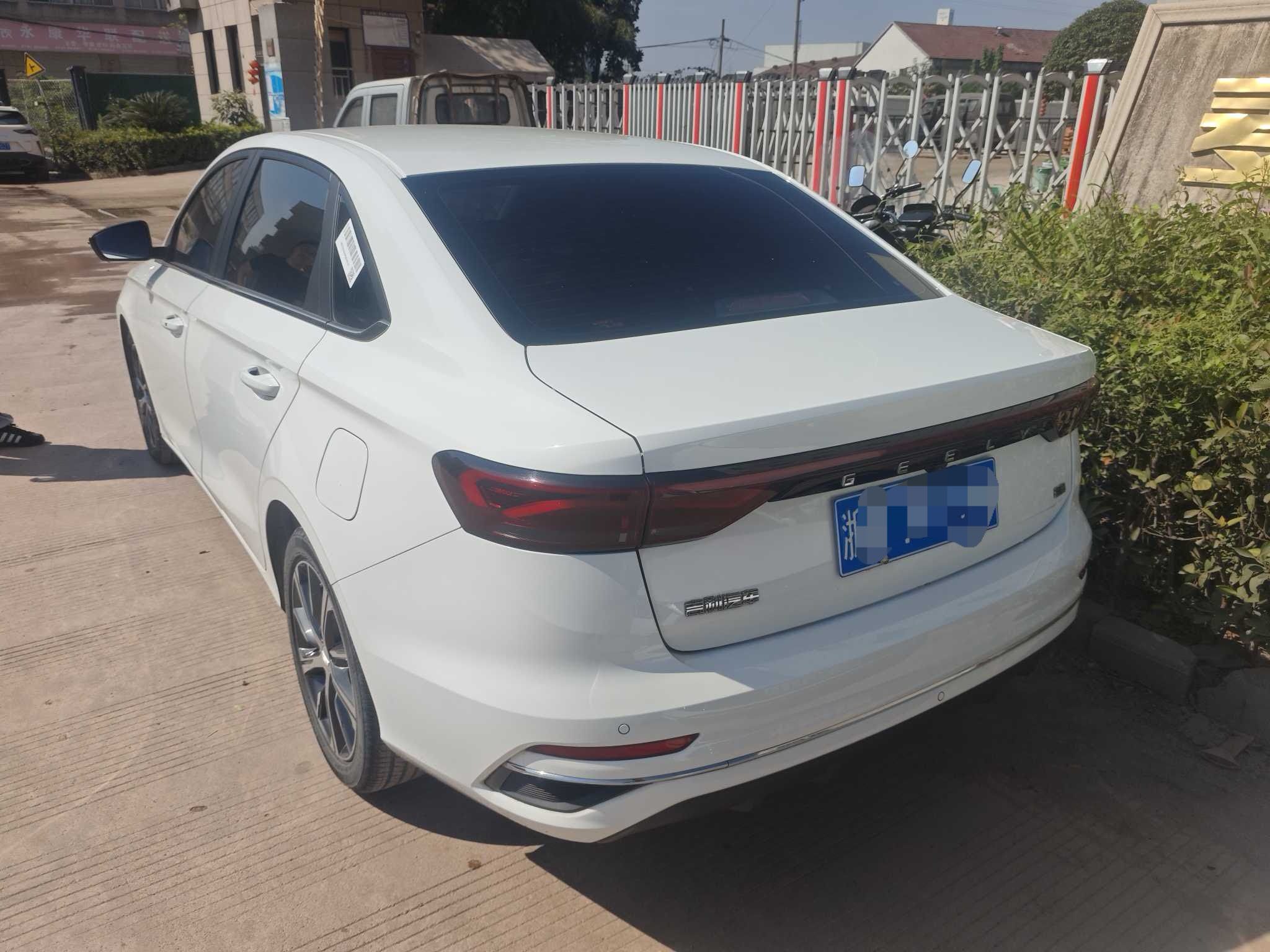 GEELY Emgrand 2024 car image #2