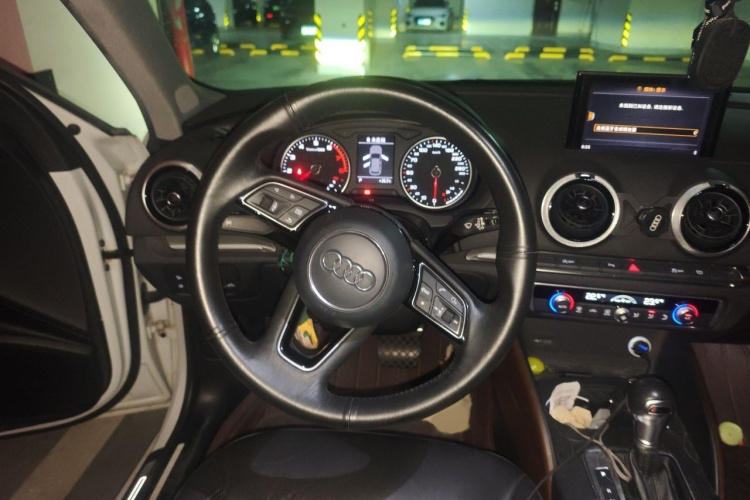 Audi A3 2018 car image #15