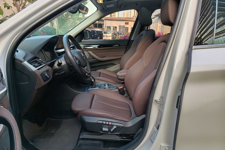 BMW X1 2022 car image #26