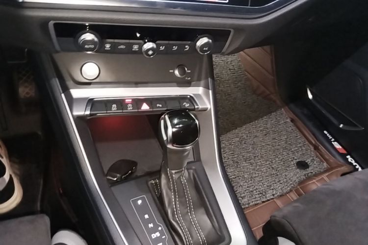 Audi Q3 2019 #18 Audi Q3 2019 car image #18
