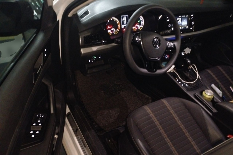 Volkswagen Lavida 2020 car image #9