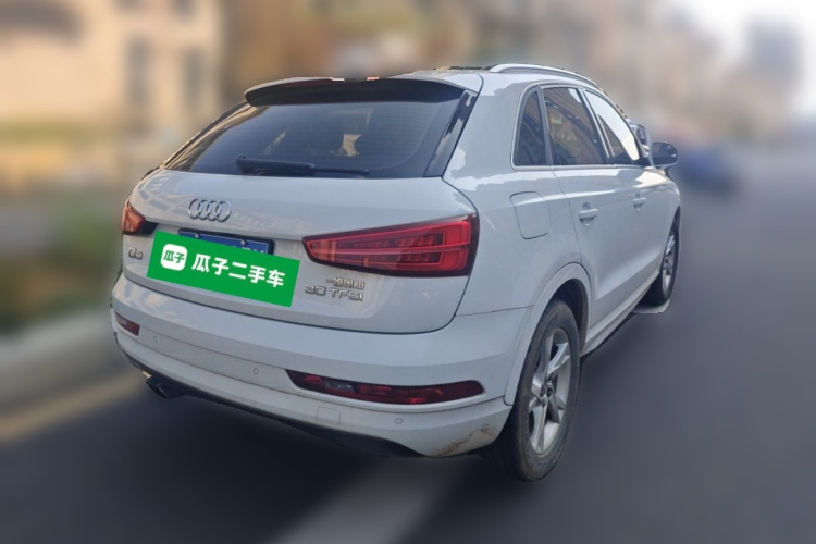 Audi Q3 2018 car image #5