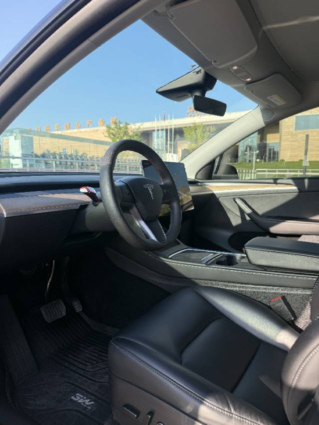 Tesla Model Y 2022 #8 Tesla Model Y 2022 car image #8