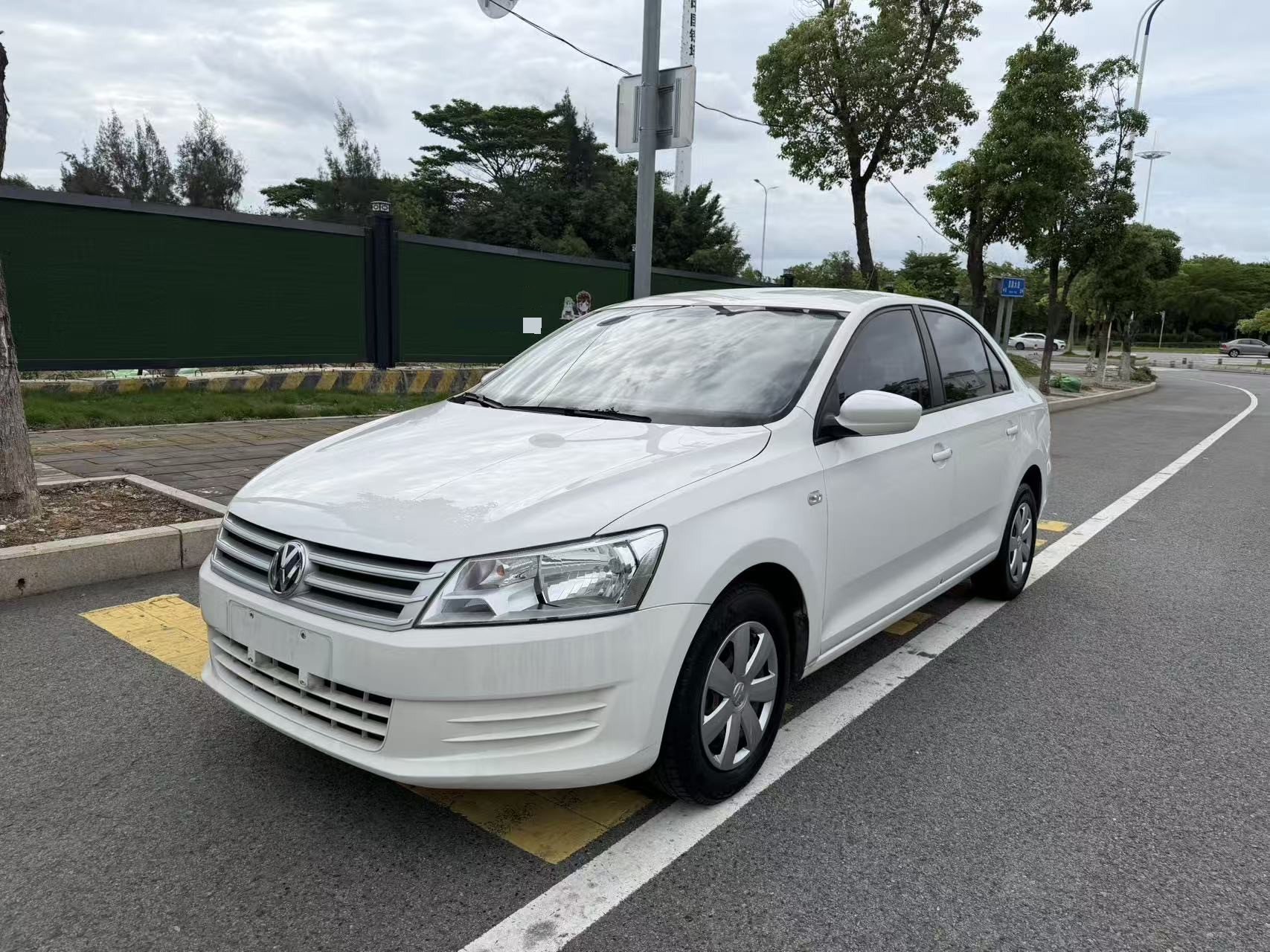 Volkswagen Santana 2014 car image 