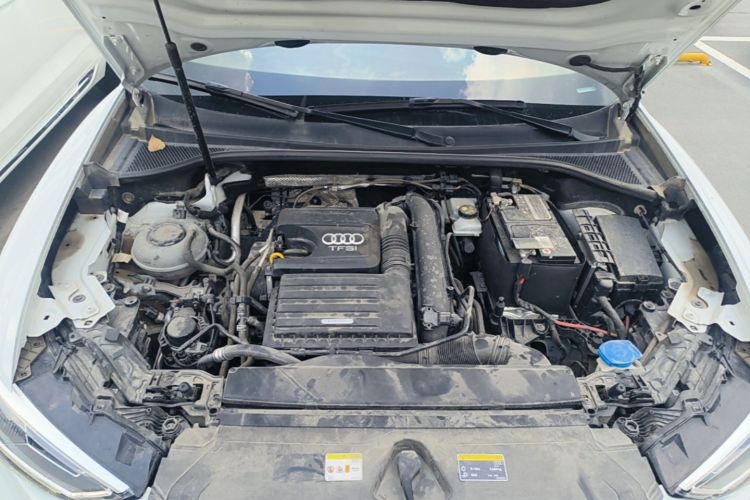 Audi Q3 2022 car image #20