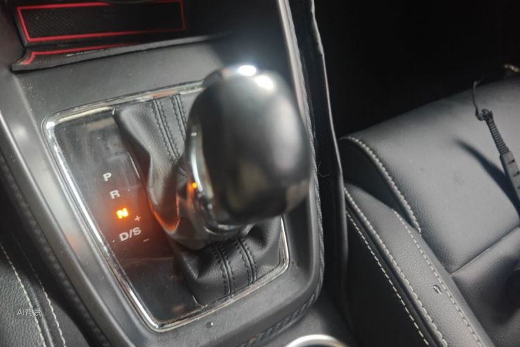 MG ZS 2018 car image #16