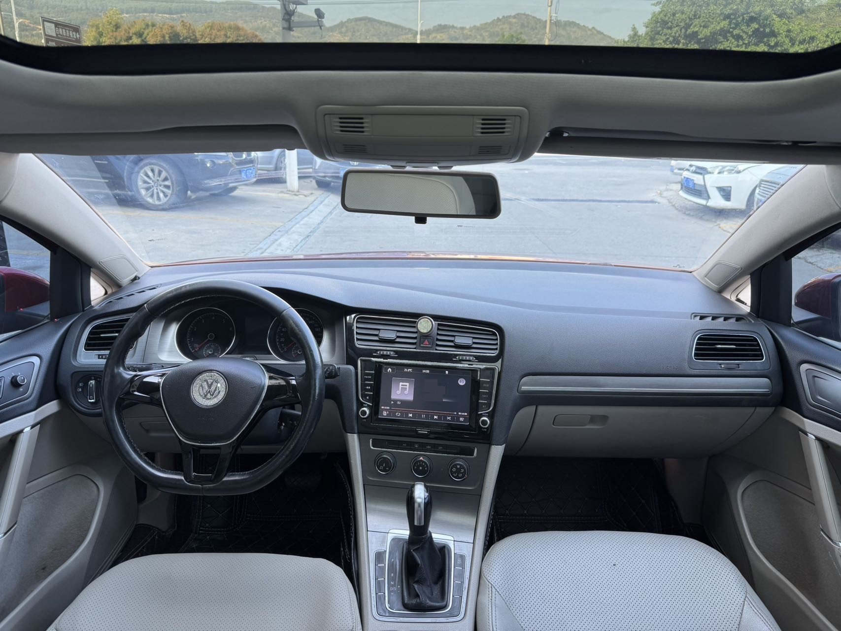 Volkswagen Golf 2015 car image #6