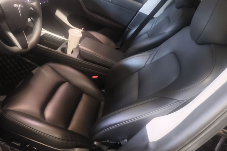 Tesla Model Y 2023 car image #15