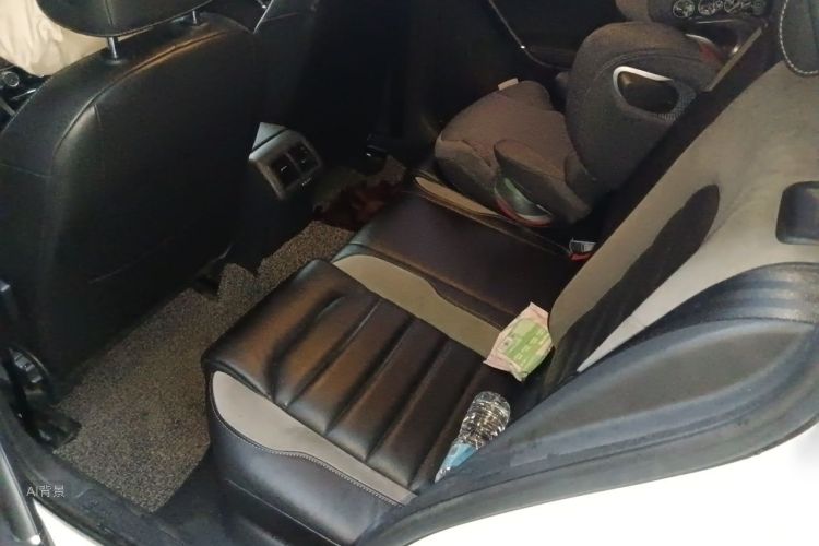 Volkswagen Golf 2017 car image #19