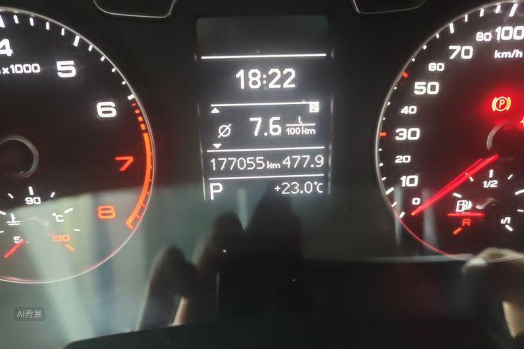 Audi Q3 2018 car image #14