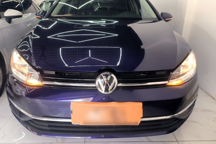Volkswagen Golf 2020 car image #3