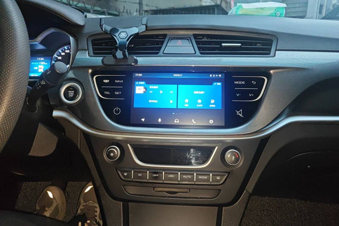 GEELY Emgrand 2018 car image #26