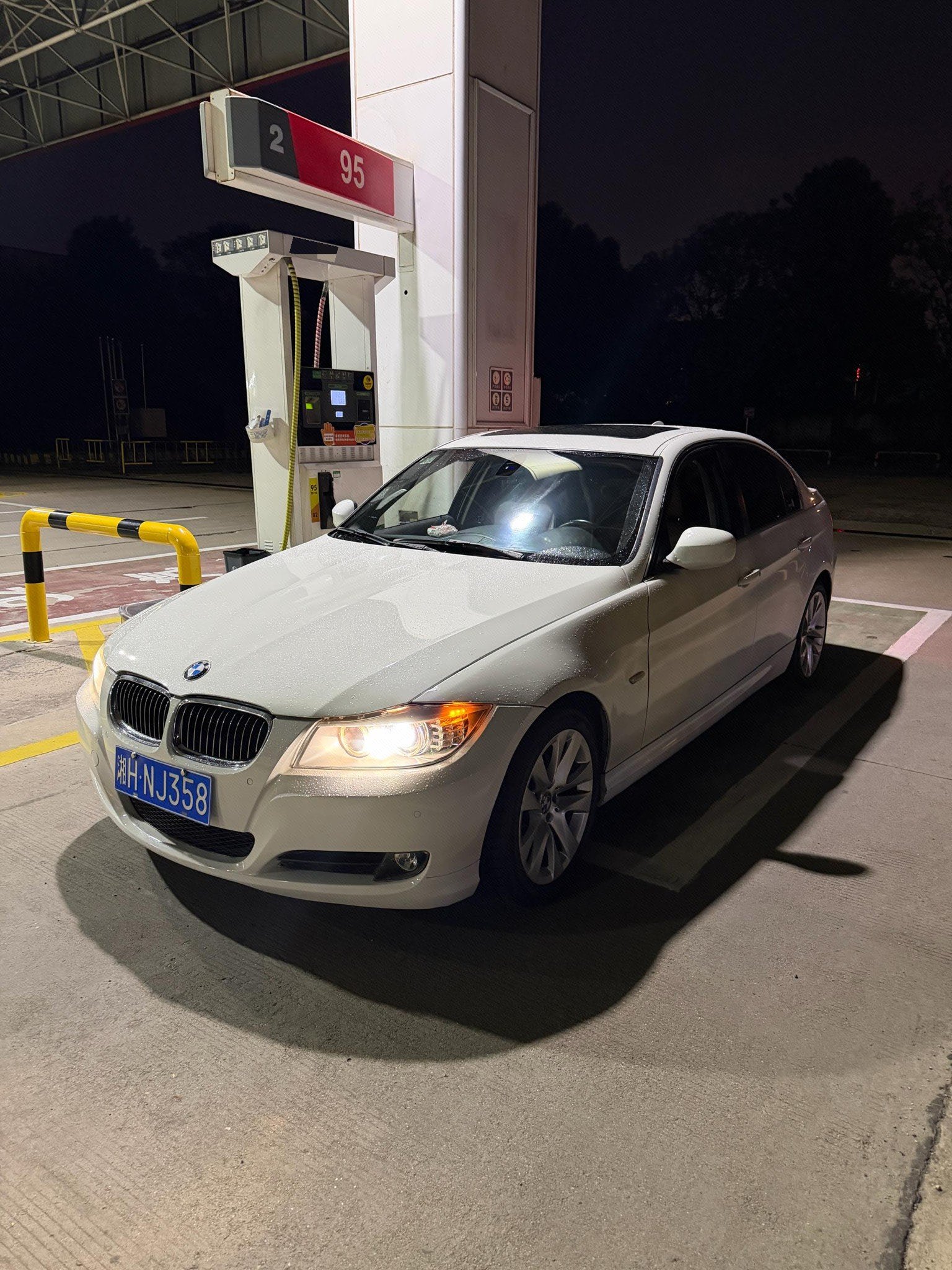 2012 2012 car image