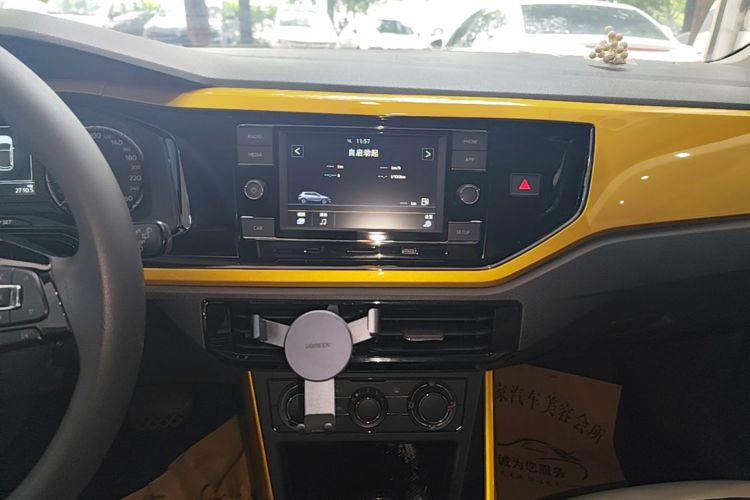 Volkswagen Polo 2019 car image #13