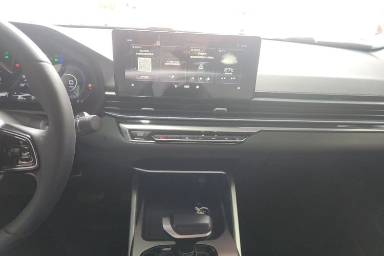 GEELY Emgrand 2021 car image #13