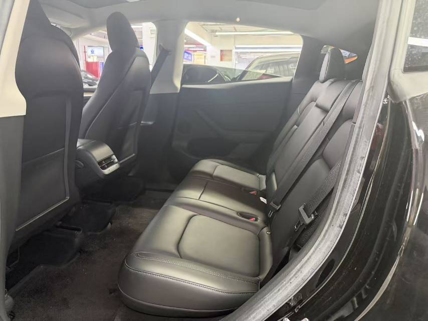 Tesla Model Y 2022 car image #15