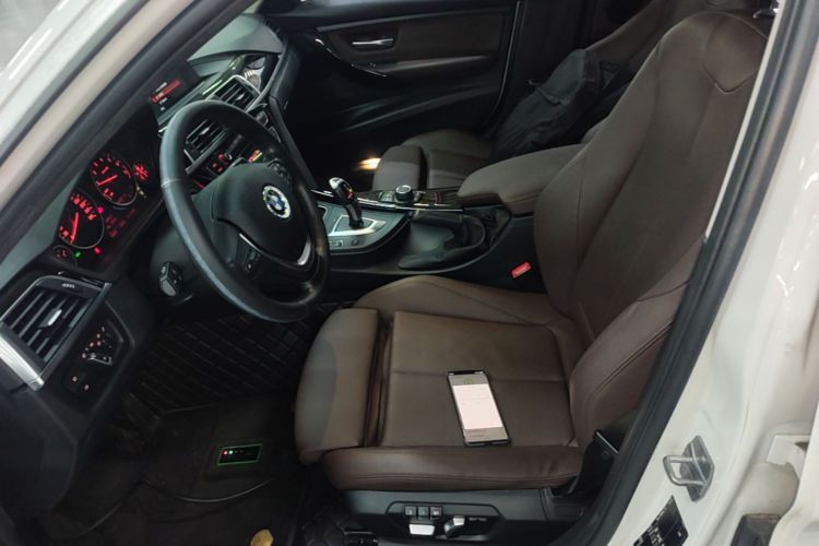 BMW 3 Series 2018 #15 BMW 3 Series 2018 car image #15