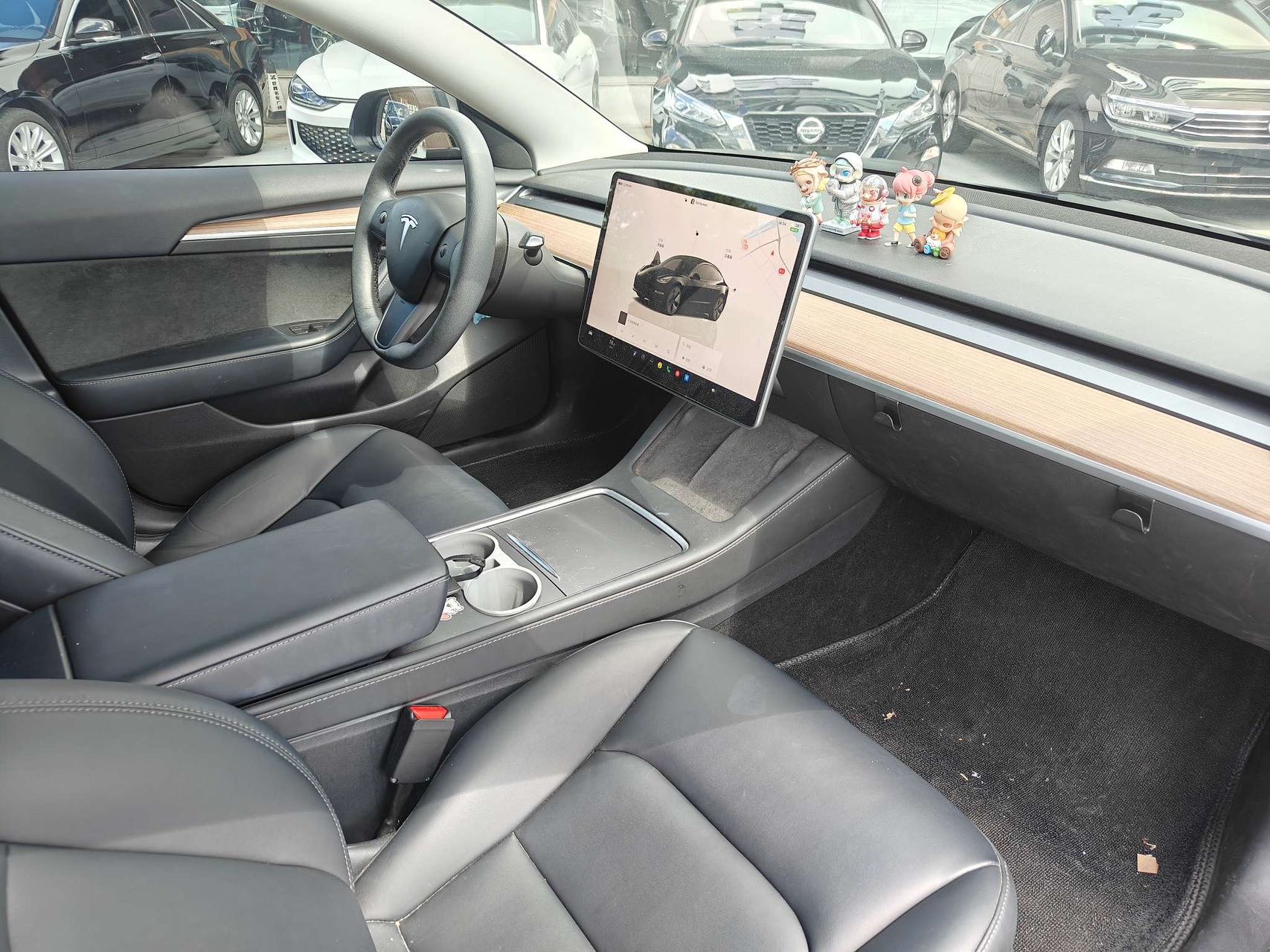 Tesla Model 3 2023 car image #5