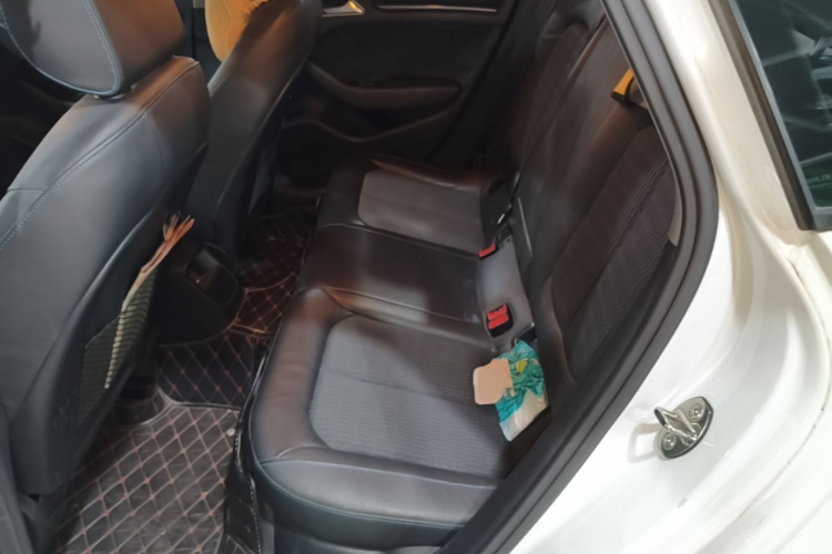 Audi A3 2019 car image #17