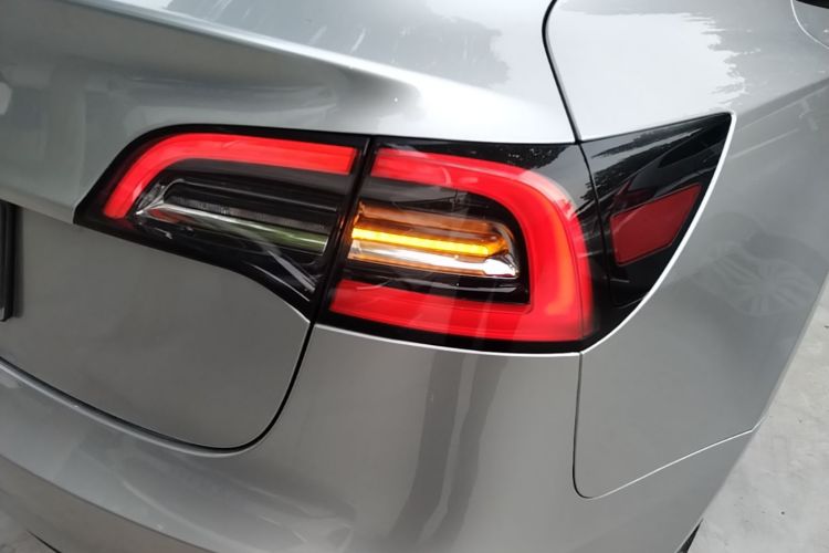 Tesla Model 3 2021 car image #8