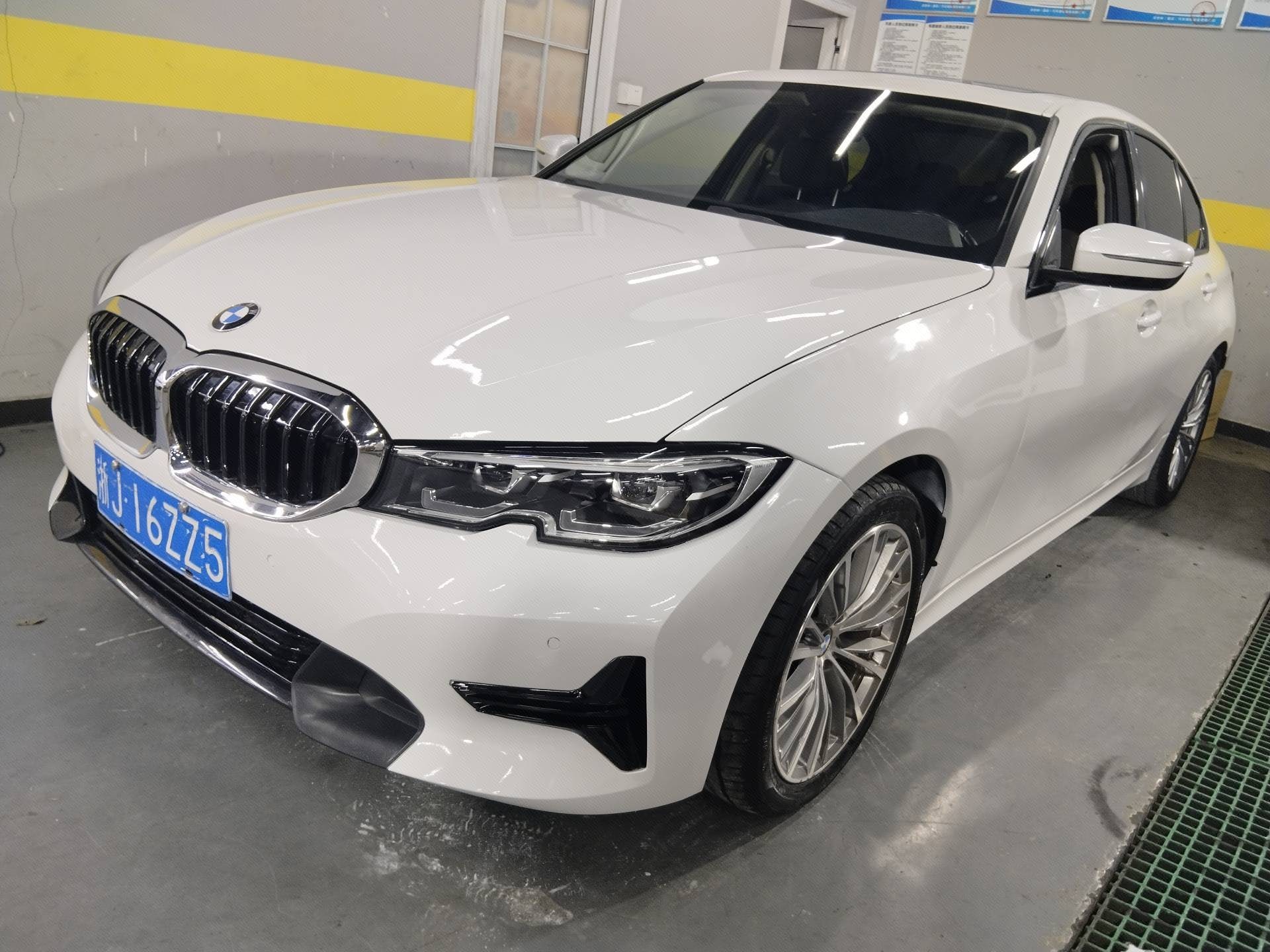 BMW 3 Series 2021 car image 