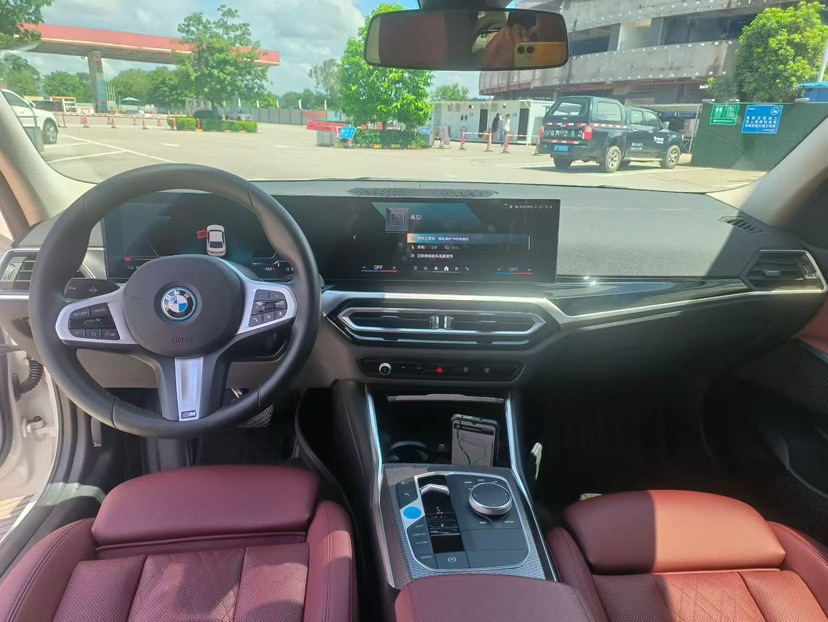 BMW i3 2024 car image #4