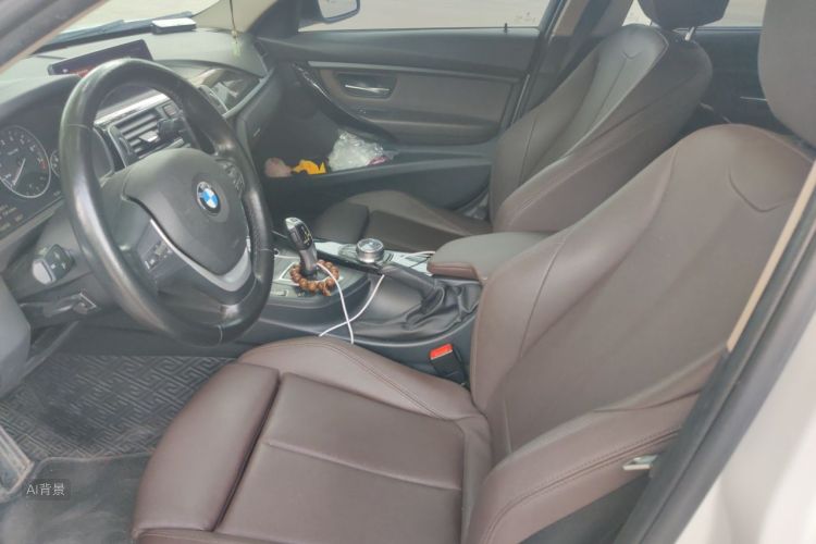 BMW 3 Series 2019 car image #17