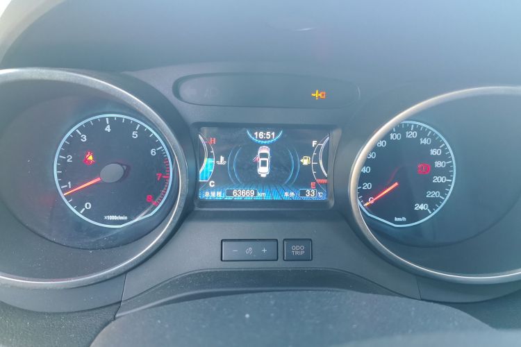 BYD Yuan 2016 car image #12