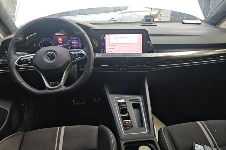 Volkswagen Golf 2024 car image #11