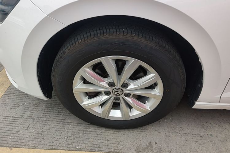 Volkswagen Polo 2019 car image #9