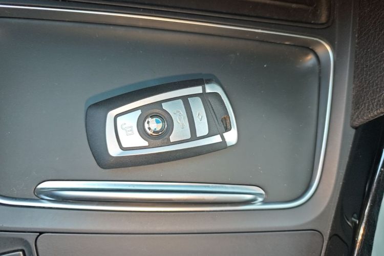BMW 3 Series 2016 car image #9